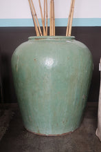 Cargar imagen en el visor de la galería, Jarron /Maceta  CELADON VERDE