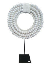 Cargar imagen en el visor de la galería, Collar Decorativo Conchas