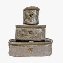 Cargar imagen en el visor de la galería, Estuche / Cosmetiquero 3 piezas brilloso