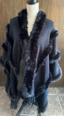 Capa Negra con Flecos