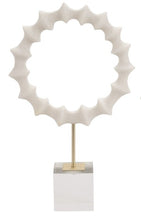 Cargar imagen en el visor de la galería, Escultura Anillo Blanco