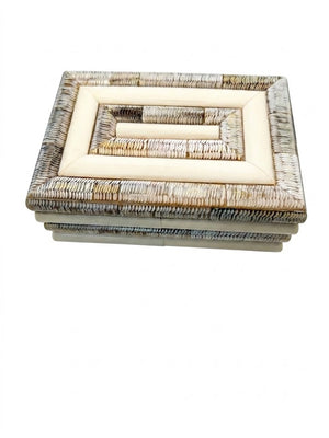 Caja de Resina Mediana