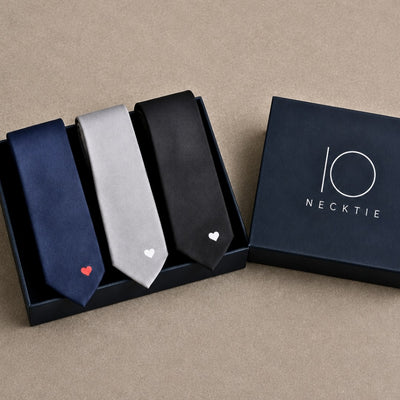 Corbata Azul Celeste Corazon Rojo