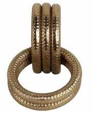 Cargar imagen en el visor de la galería, Escultura Anillos Dorados Mediana