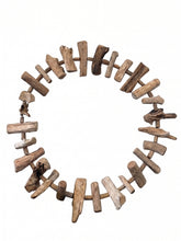 Cargar imagen en el visor de la galería, Corona de Madera Grande