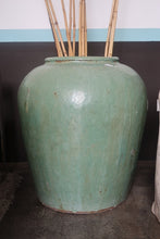 Cargar imagen en el visor de la galería, Jarron /Maceta  CELADON VERDE