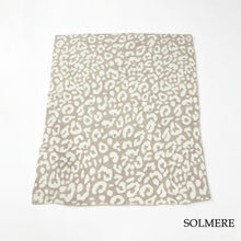 Cargar imagen en el visor de la galería, Cobija Beige Leopardo Terceopelo